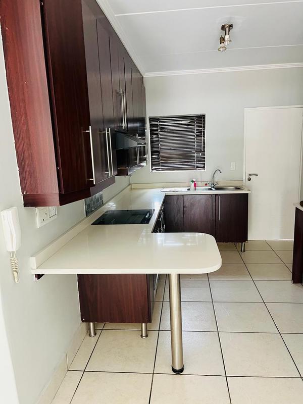 2 Bedroom Property for Sale in Greenstone Hill Gauteng