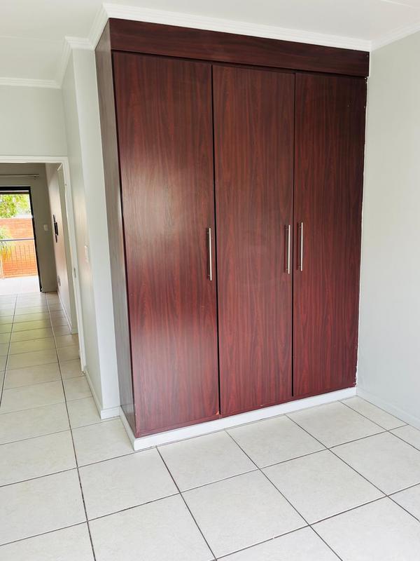 2 Bedroom Property for Sale in Greenstone Hill Gauteng