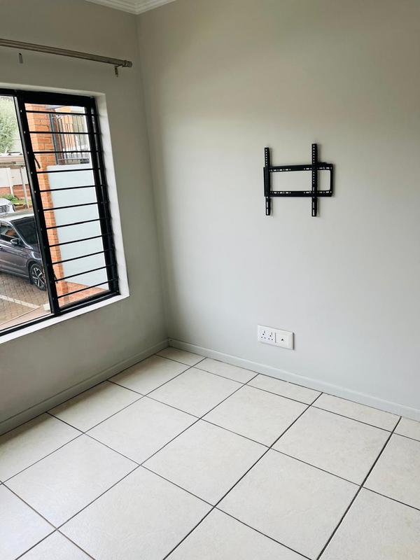 2 Bedroom Property for Sale in Greenstone Hill Gauteng