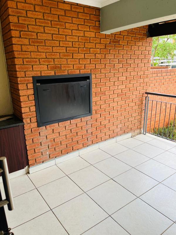 2 Bedroom Property for Sale in Greenstone Hill Gauteng