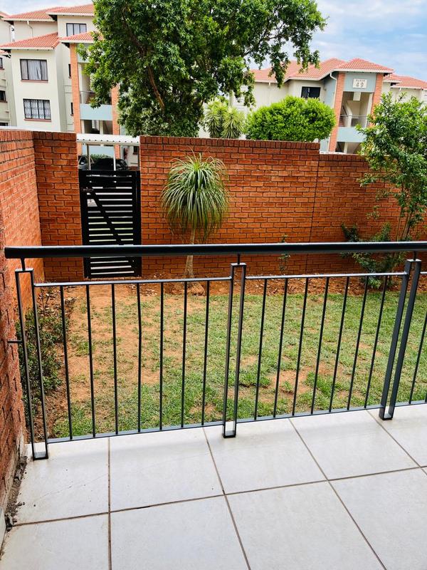 2 Bedroom Property for Sale in Greenstone Hill Gauteng