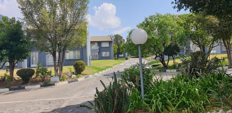 To Let 2 Bedroom Property for Rent in Lyndhurst Gauteng