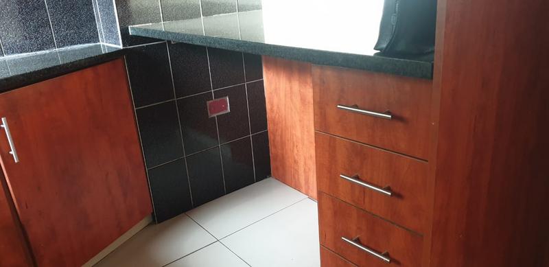 To Let 2 Bedroom Property for Rent in Lyndhurst Gauteng