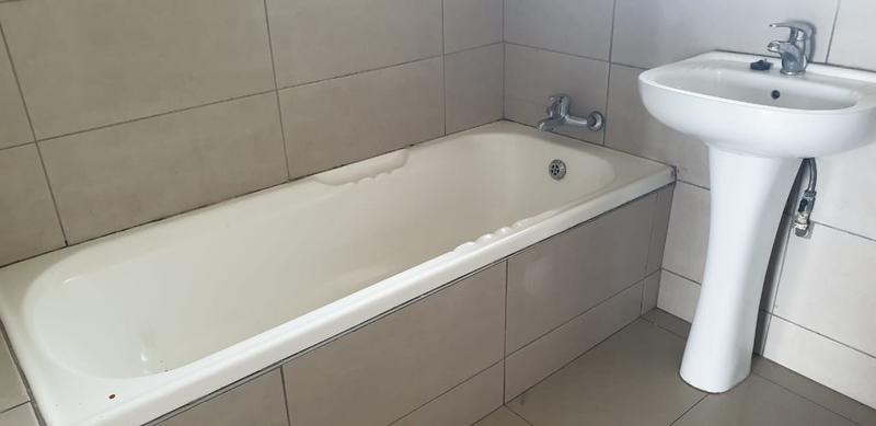 To Let 2 Bedroom Property for Rent in Lyndhurst Gauteng