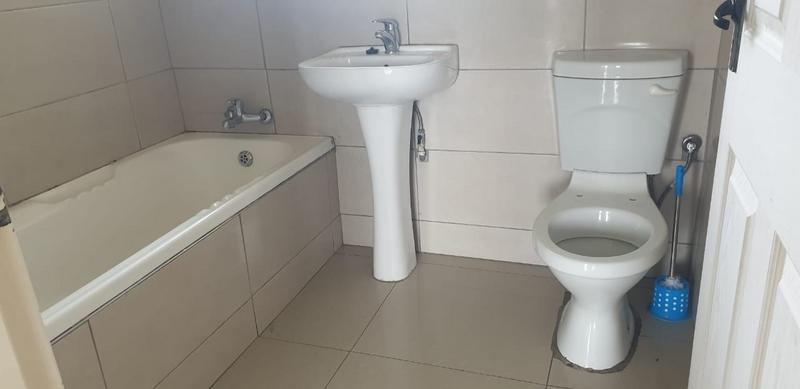 To Let 2 Bedroom Property for Rent in Lyndhurst Gauteng