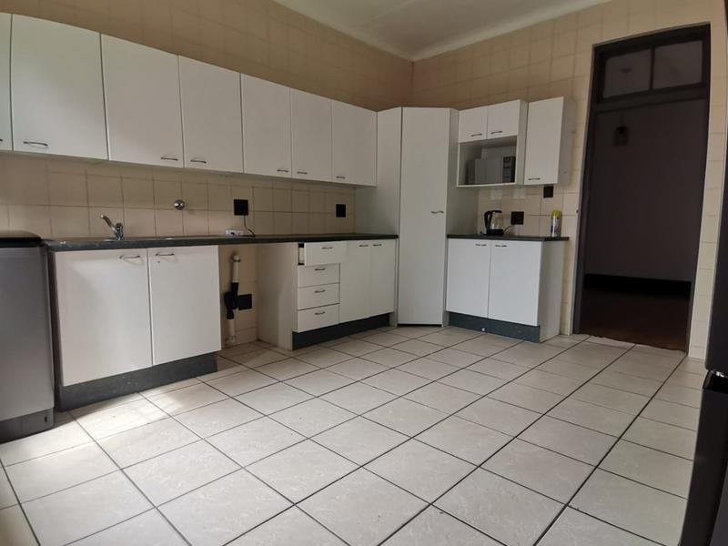 To Let 9 Bedroom Property for Rent in Melville Gauteng