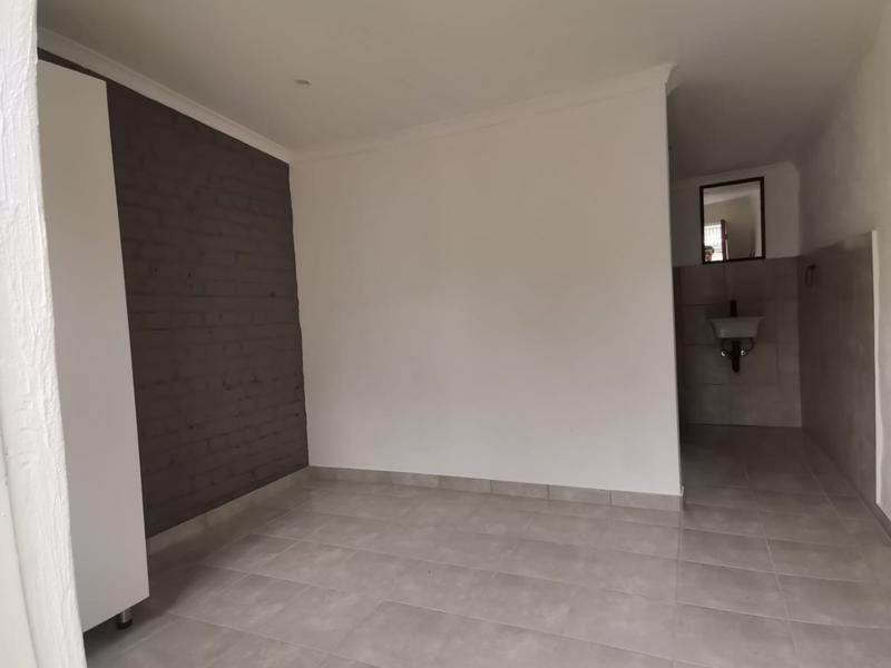 To Let 9 Bedroom Property for Rent in Melville Gauteng