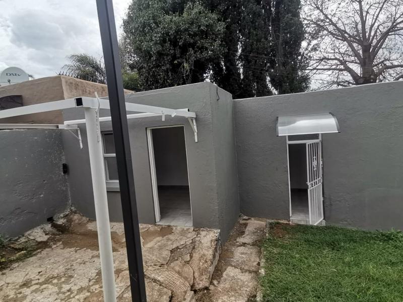 To Let 9 Bedroom Property for Rent in Melville Gauteng