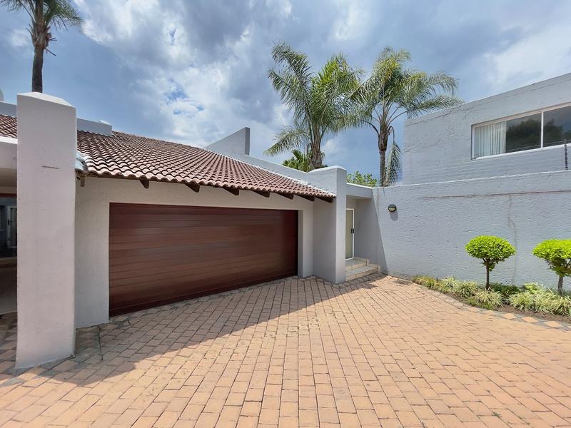 To Let 4 Bedroom Property for Rent in Sandown Gauteng