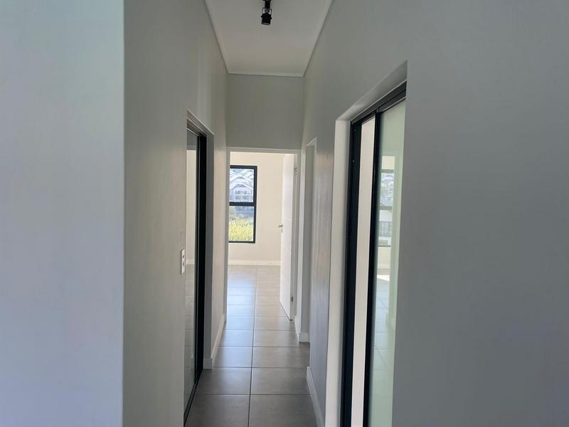 To Let 3 Bedroom Property for Rent in Waterfall Gauteng