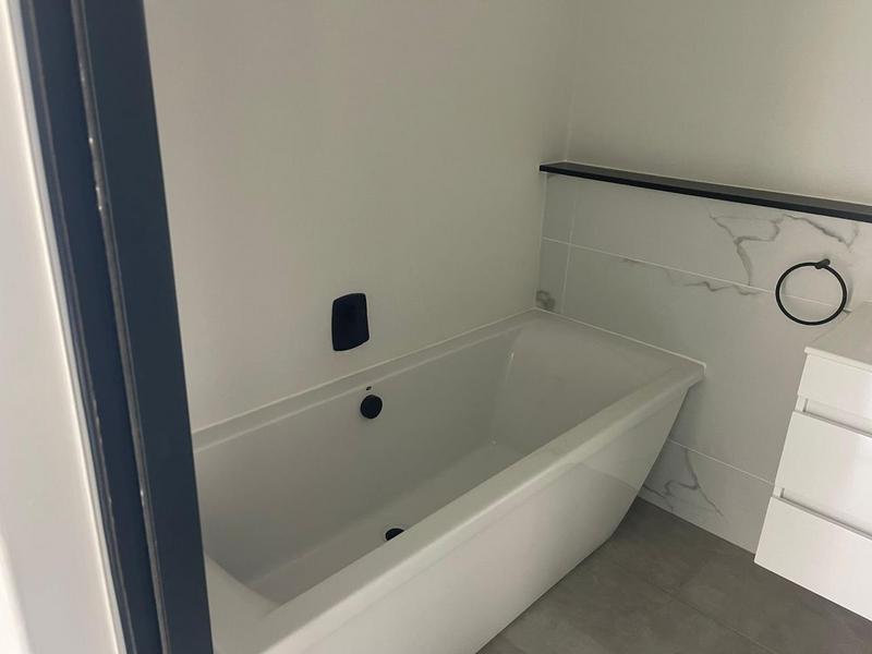 To Let 3 Bedroom Property for Rent in Waterfall Gauteng