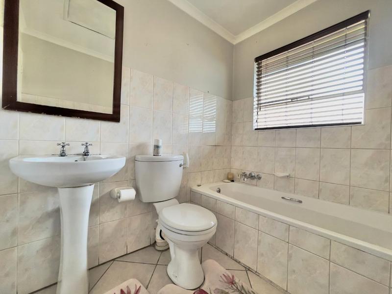 4 Bedroom Property for Sale in Barbeque Downs Gauteng