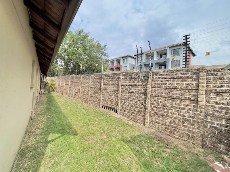 4 Bedroom Property for Sale in Barbeque Downs Gauteng