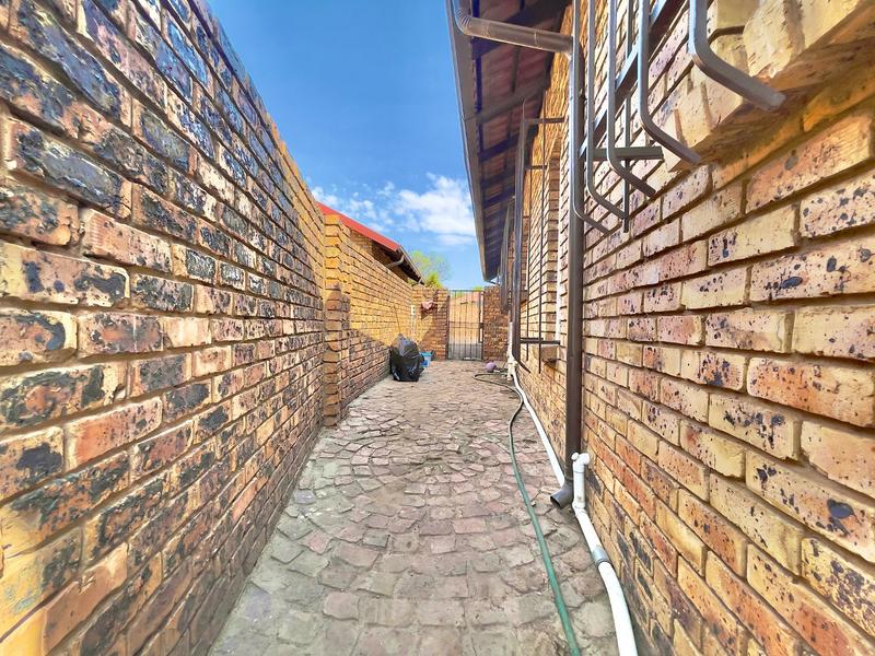 3 Bedroom Property for Sale in Doringkloof Gauteng