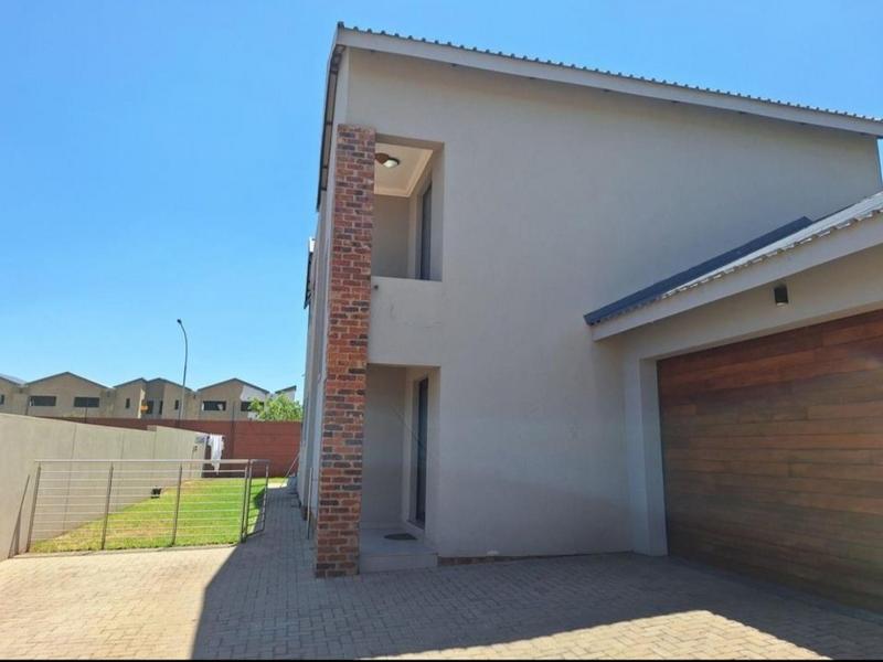 4 Bedroom Property for Sale in Swallow Hills Lifestyle Estate Gauteng