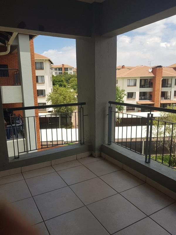 2 Bedroom Property for Sale in Greenstone Hill Gauteng