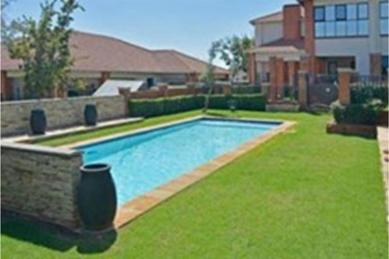 2 Bedroom Property for Sale in Greenstone Hill Gauteng