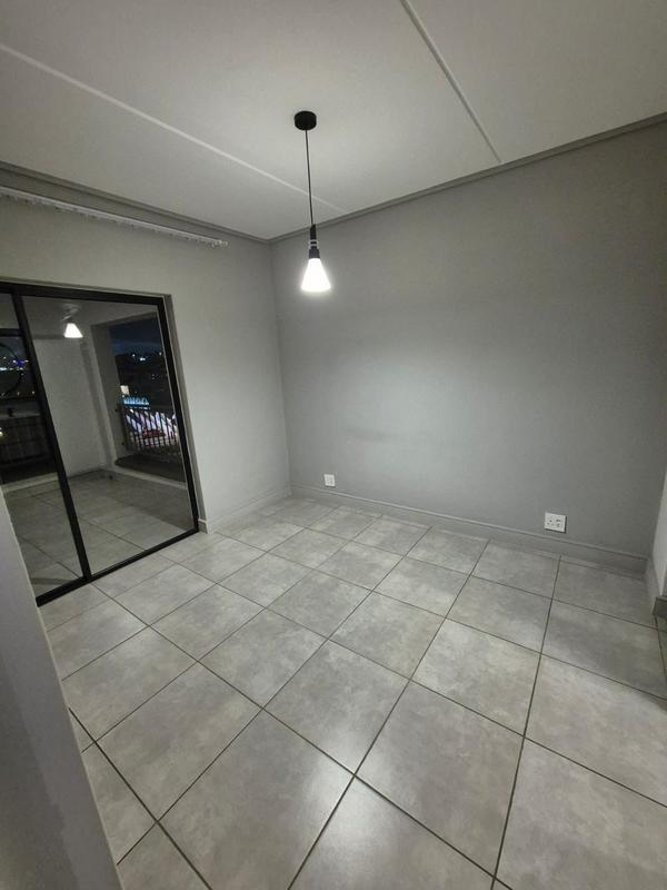 1 Bedroom Property for Sale in Waterfall Gauteng