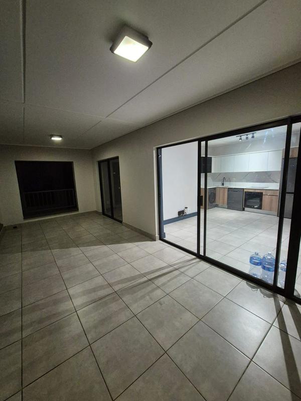 1 Bedroom Property for Sale in Waterfall Gauteng