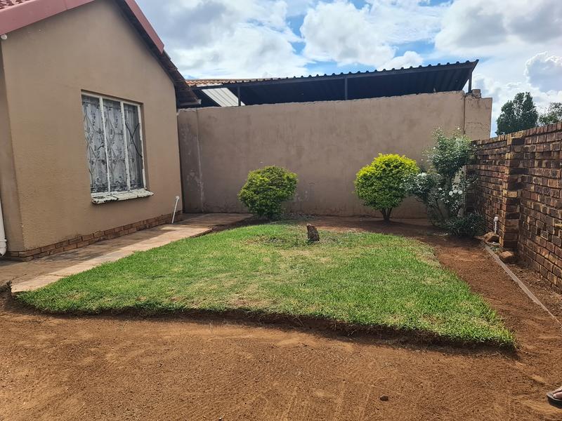 2 Bedroom Property for Sale in Lakeside Gauteng