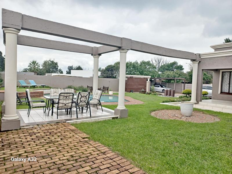 5 Bedroom Property for Sale in Birch Acres Gauteng