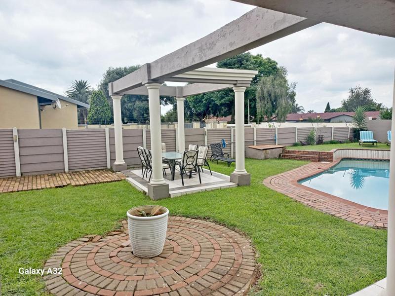 5 Bedroom Property for Sale in Birch Acres Gauteng