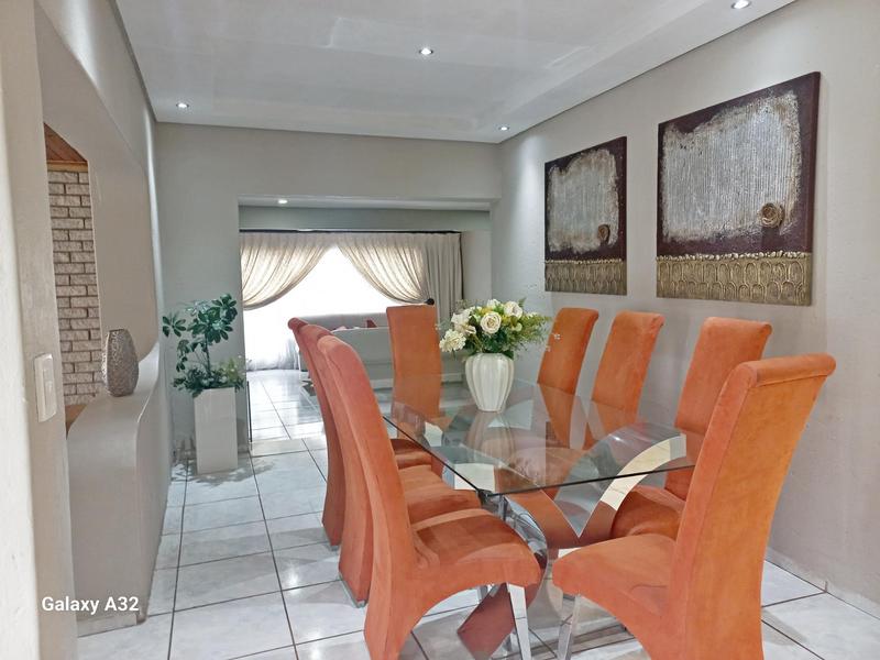 5 Bedroom Property for Sale in Birch Acres Gauteng