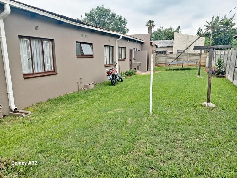 5 Bedroom Property for Sale in Birch Acres Gauteng