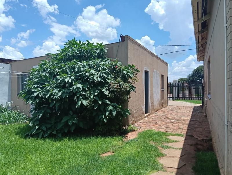 To Let 3 Bedroom Property for Rent in Geduld Gauteng