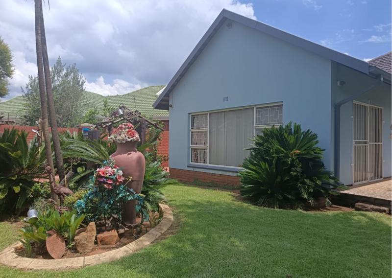 3 Bedroom Property for Sale in Strubenvale Gauteng