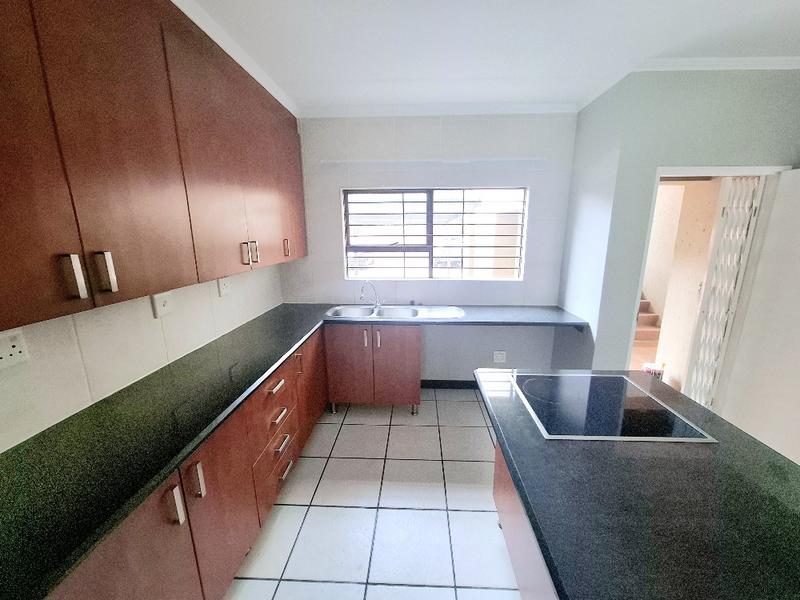 To Let 2 Bedroom Property for Rent in Sunninghill Gauteng