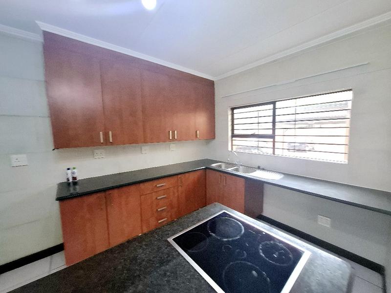 To Let 2 Bedroom Property for Rent in Sunninghill Gauteng