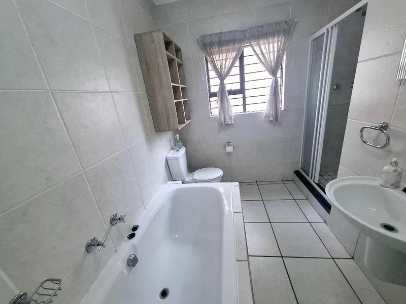 To Let 2 Bedroom Property for Rent in Sunninghill Gauteng