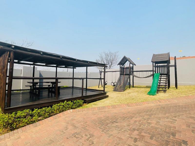 To Let 1 Bedroom Property for Rent in Lonehill Gauteng