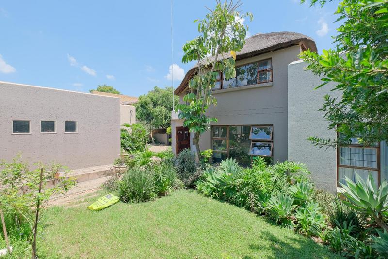 5 Bedroom Property for Sale in Faerie Glen Gauteng