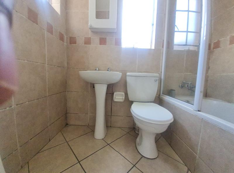 To Let 2 Bedroom Property for Rent in North Riding Gauteng