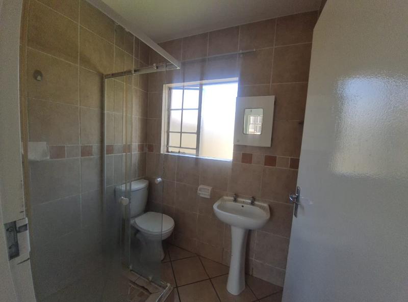 To Let 2 Bedroom Property for Rent in North Riding Gauteng