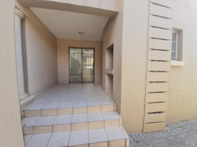 To Let 2 Bedroom Property for Rent in North Riding Gauteng