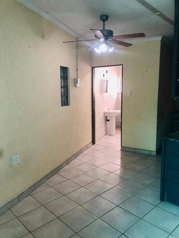 To Let 1 Bedroom Property for Rent in Diepkloof Gauteng