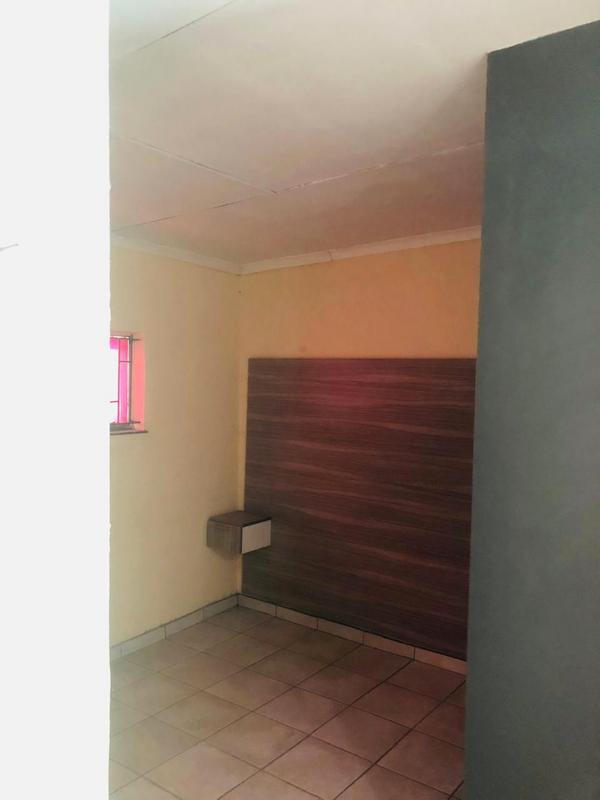 To Let 1 Bedroom Property for Rent in Diepkloof Gauteng