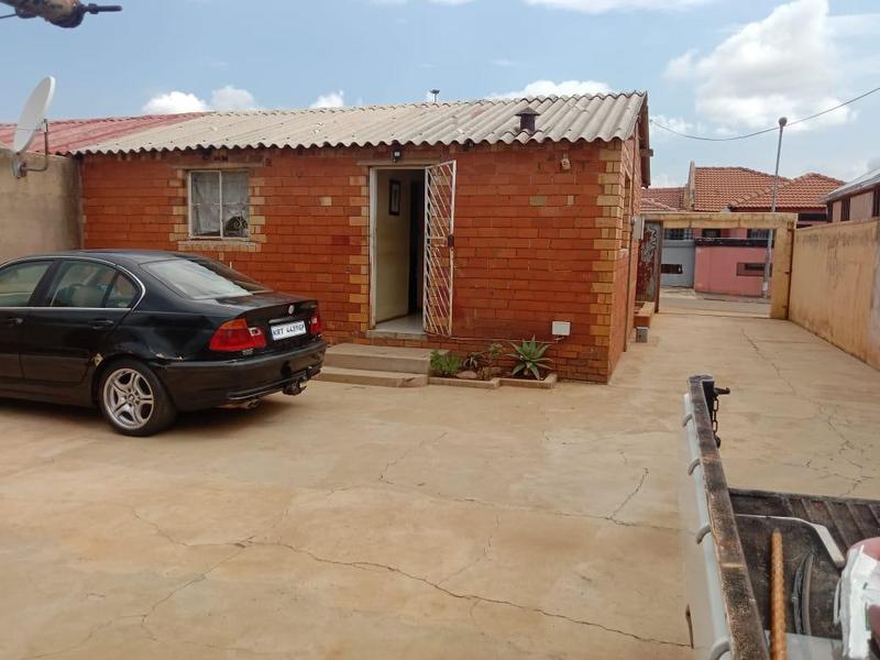 2 Bedroom Property for Sale in Naledi Gauteng