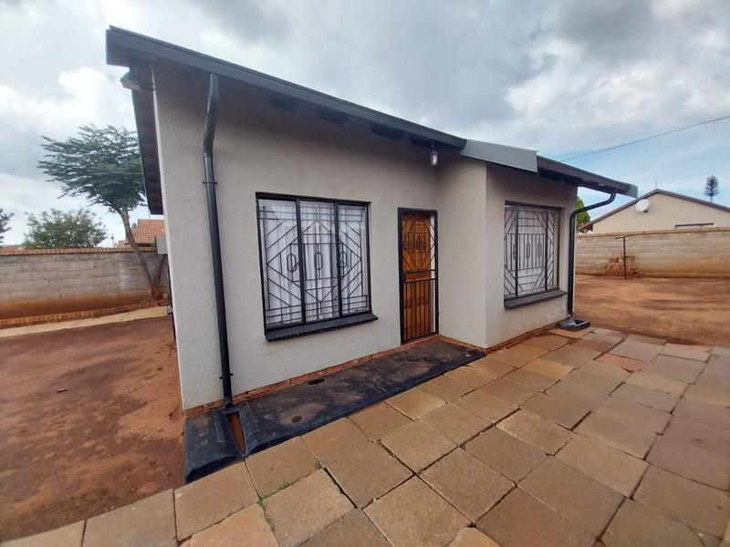 2 Bedroom Property for Sale in Protea Glen Gauteng