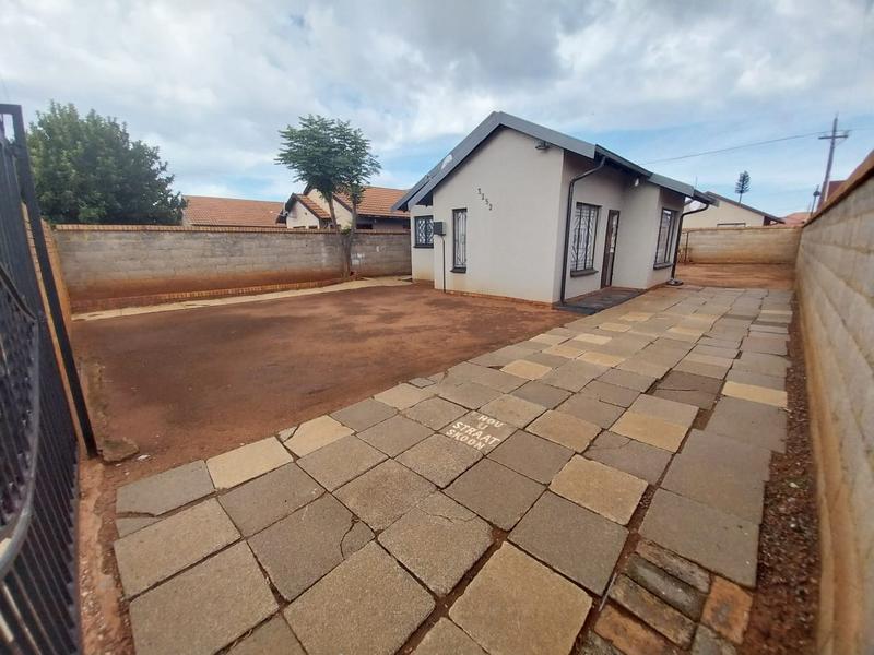 2 Bedroom Property for Sale in Protea Glen Gauteng