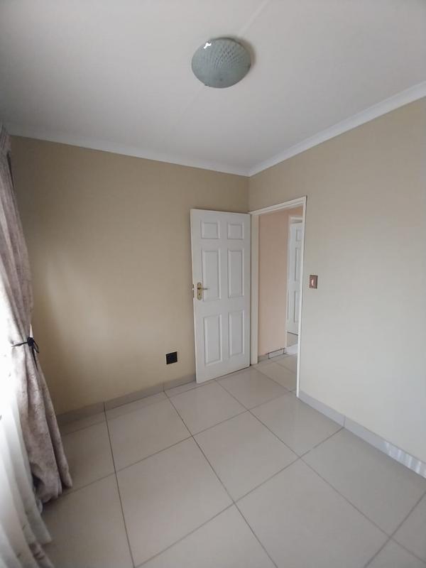 2 Bedroom Property for Sale in Protea Glen Gauteng