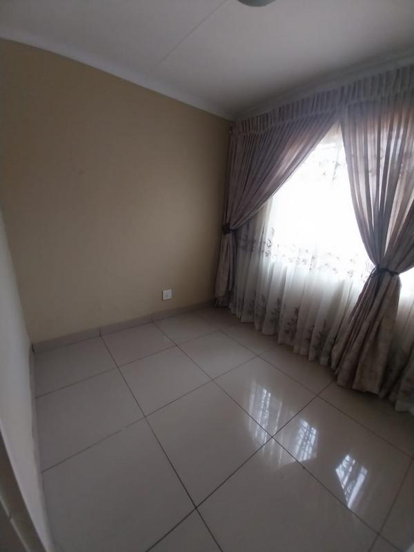 2 Bedroom Property for Sale in Protea Glen Gauteng