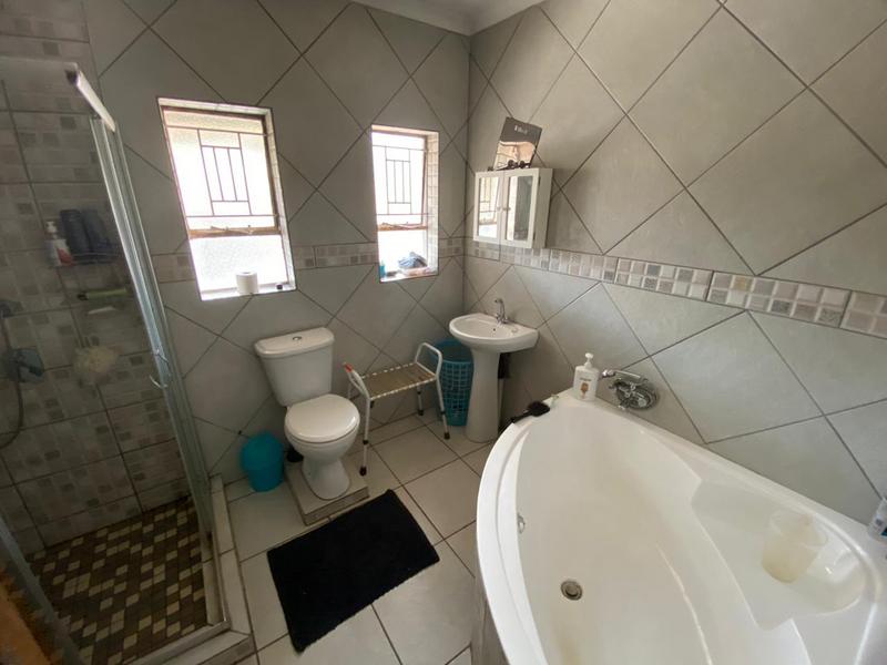 5 Bedroom Property for Sale in Daspoort Gauteng