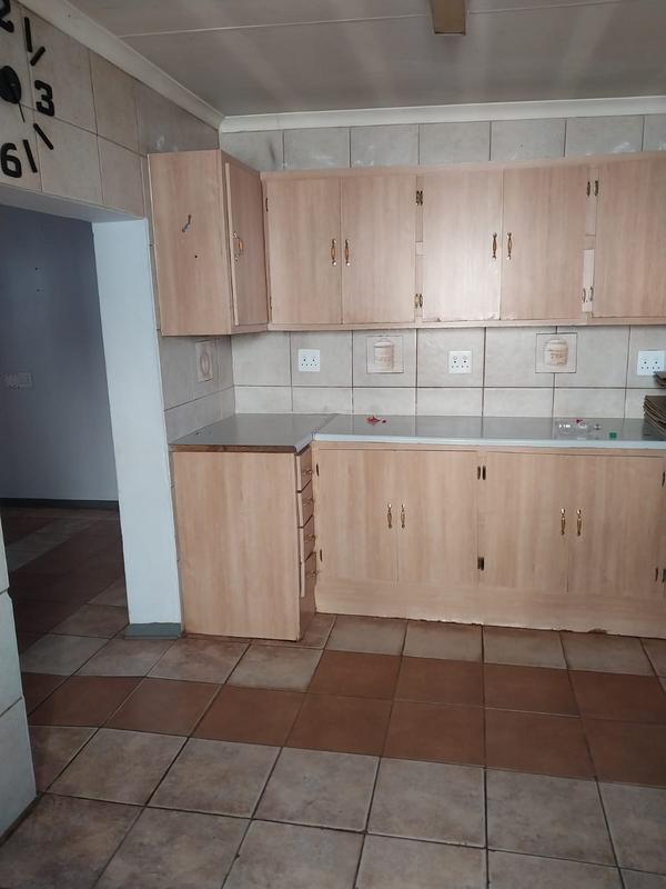 5 Bedroom Property for Sale in Daspoort Gauteng