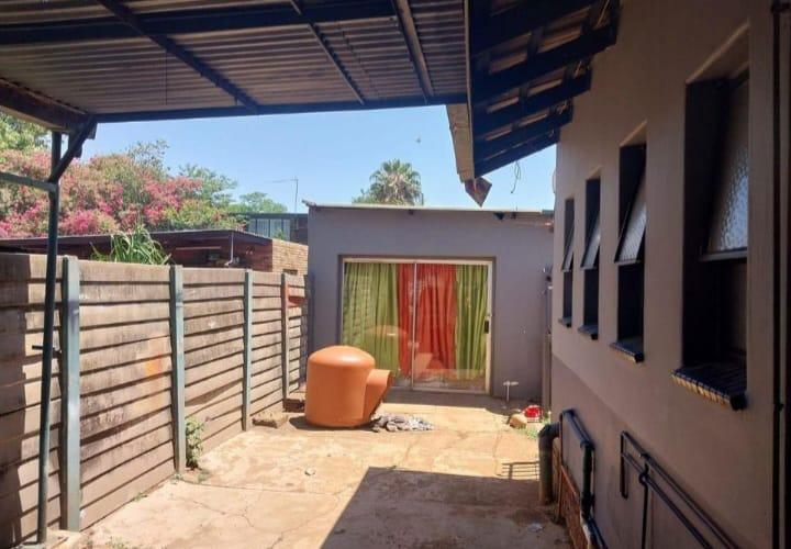 5 Bedroom Property for Sale in Daspoort Gauteng