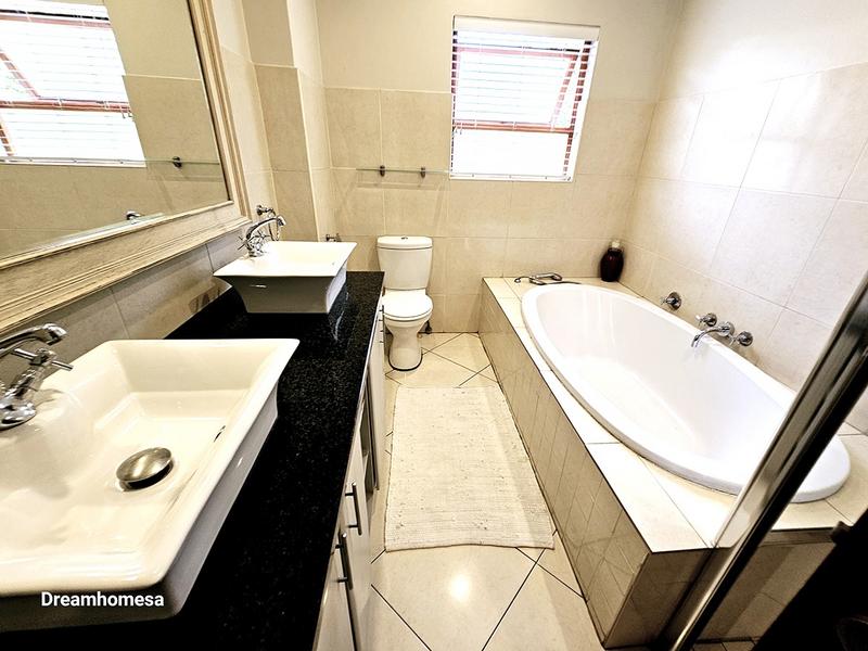 To Let 5 Bedroom Property for Rent in Woodmead Gauteng