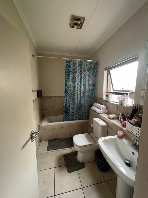 1 Bedroom Property for Sale in Sunninghill Gauteng